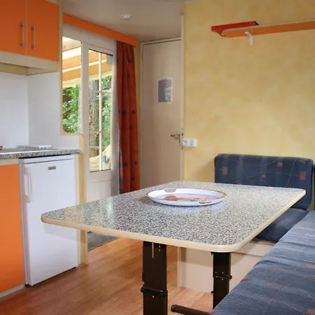 Camping Chateau-camping La Grange Fort, 63500 3*