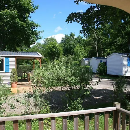 Camping Chateau-camping La Grange Fort, 63500 3*