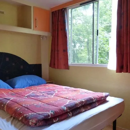 Chateau-camping La Grange Fort, 63500