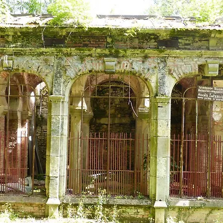 Campsite Chateau-camping La Grange Fort, 63500 3*