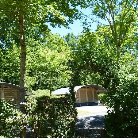 营地 Chateau-camping La Grange Fort, 63500 Les Pradeaux