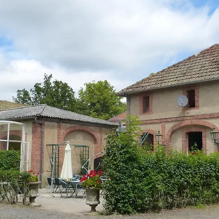 Camping Chateau-camping La Grange Fort, 63500 3*