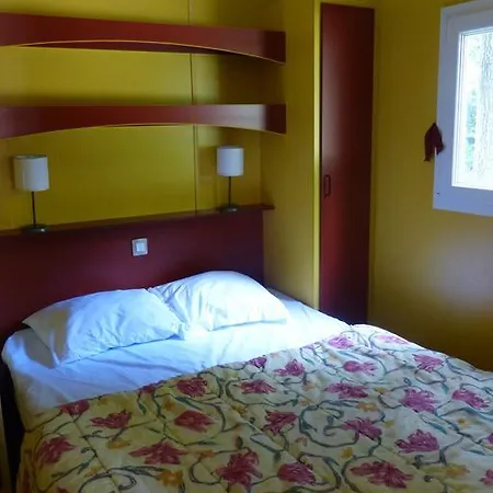 Campsite Chateau-camping La Grange Fort, 63500