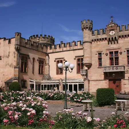 Chateau-camping La Grange Fort, 63500 Les Pradeaux