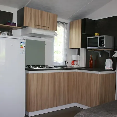 Camping Chateau-camping La Grange Fort, 63500 Les Pradeaux