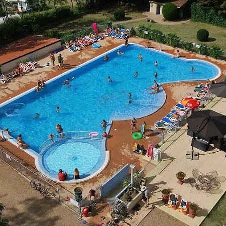 Chateau-camping La Grange Fort, 63500
