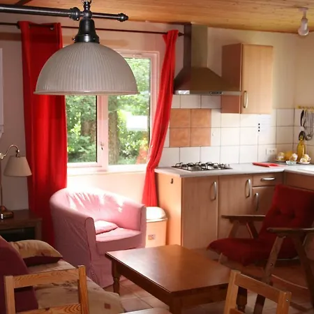 Chateau-camping La Grange Fort, 63500 Les Pradeaux