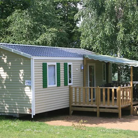 Chateau-camping La Grange Fort, 63500 3* Les Pradeaux